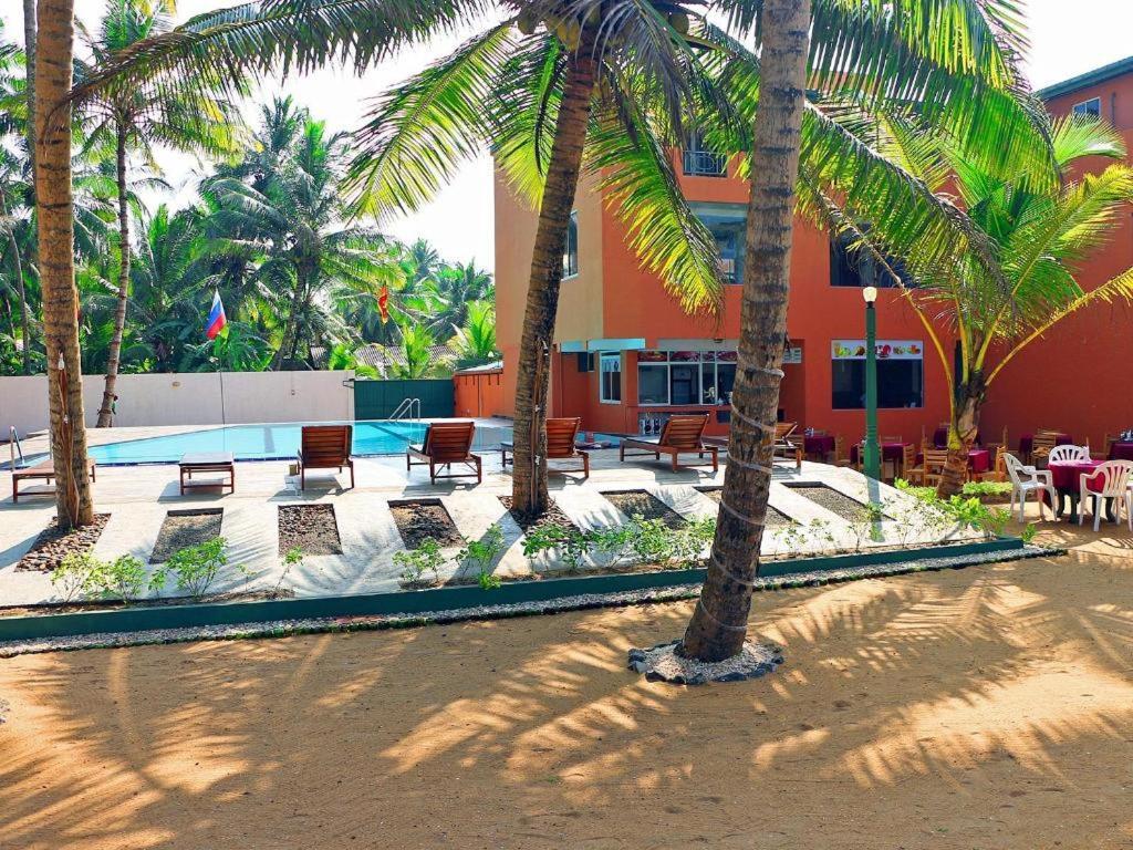 Oyo 246 Roy Villa Beach Hotel Kalutara Eksteriør billede