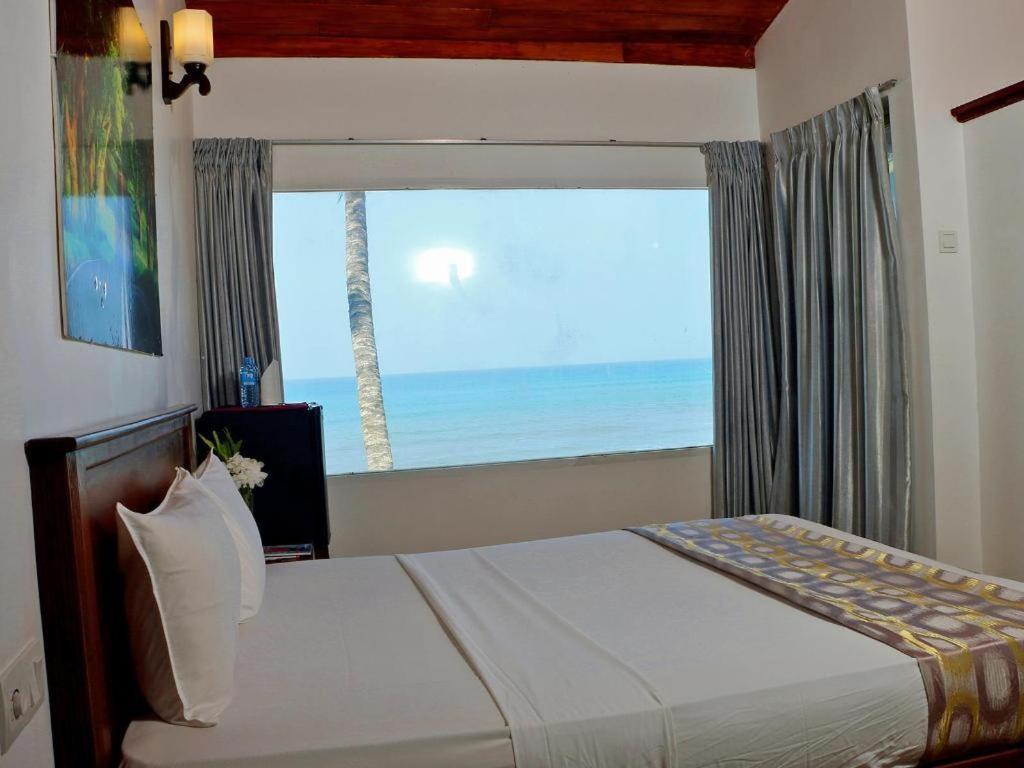 Oyo 246 Roy Villa Beach Hotel Kalutara Eksteriør billede