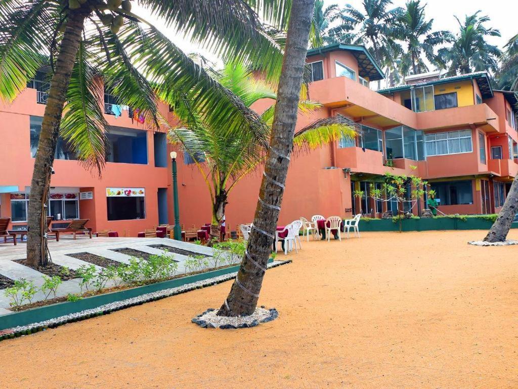 Oyo 246 Roy Villa Beach Hotel Kalutara Eksteriør billede