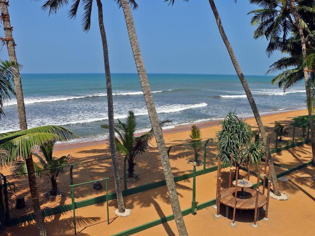 Oyo 246 Roy Villa Beach Hotel Kalutara Eksteriør billede