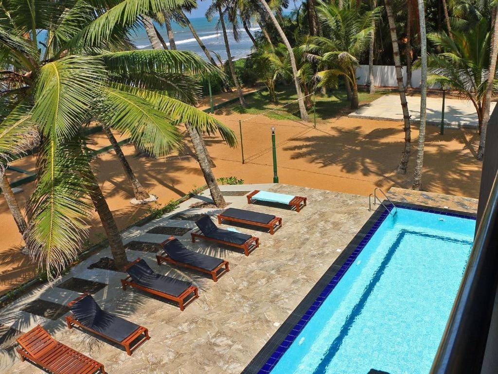 Oyo 246 Roy Villa Beach Hotel Kalutara Eksteriør billede