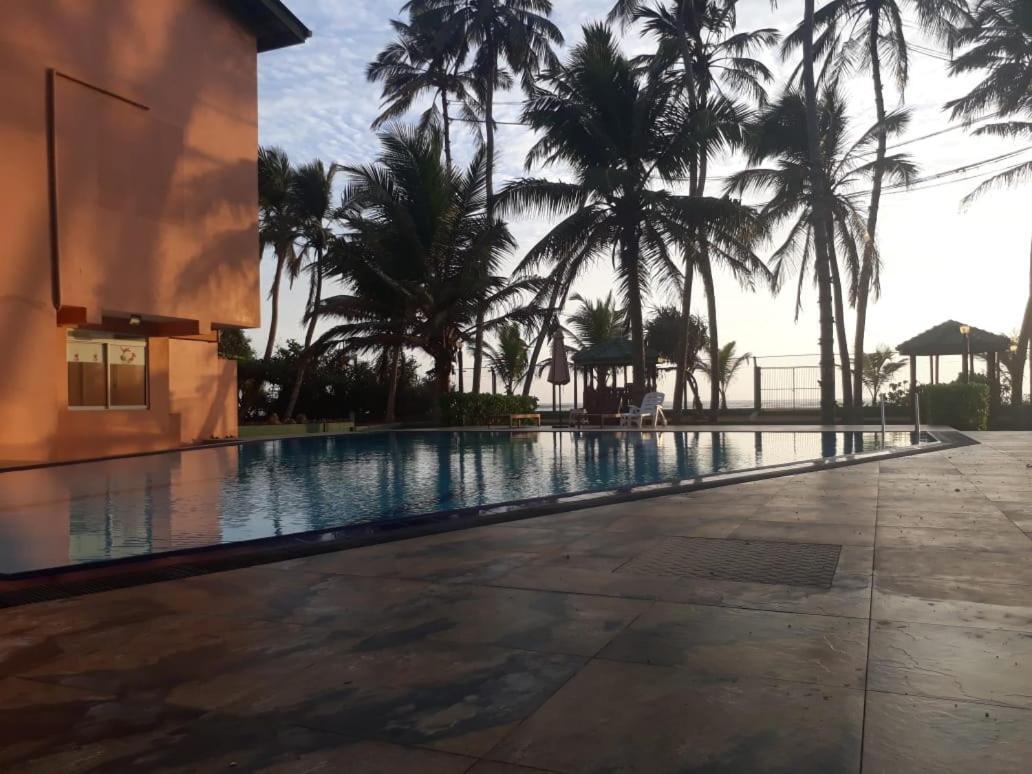 Oyo 246 Roy Villa Beach Hotel Kalutara Eksteriør billede